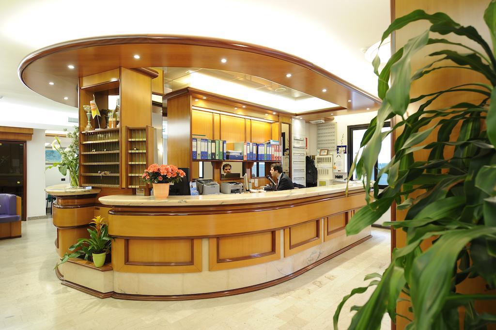 Hotel Adler Alassio Exterior foto